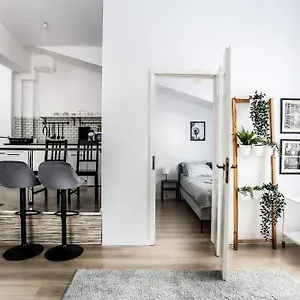 Fully-furnished With Air Conditioning For Families, Cracow Old Town , Kraków Polska